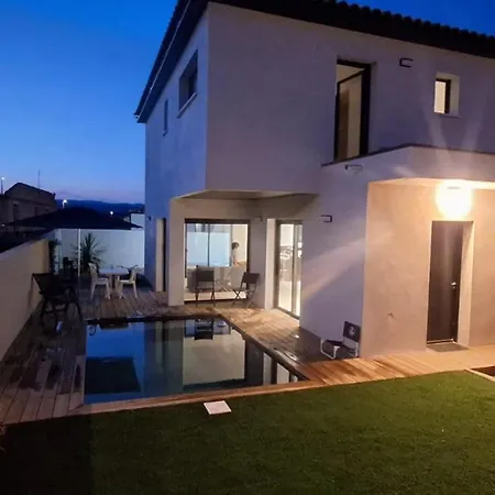 Villa Villa *
